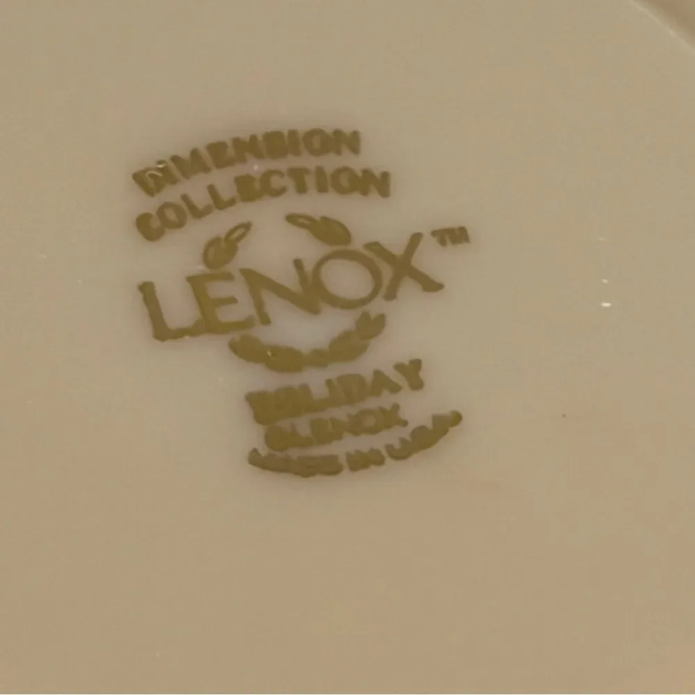 Lenox Holiday Cup & Saucer Holly Berry Gold Trim Excellent